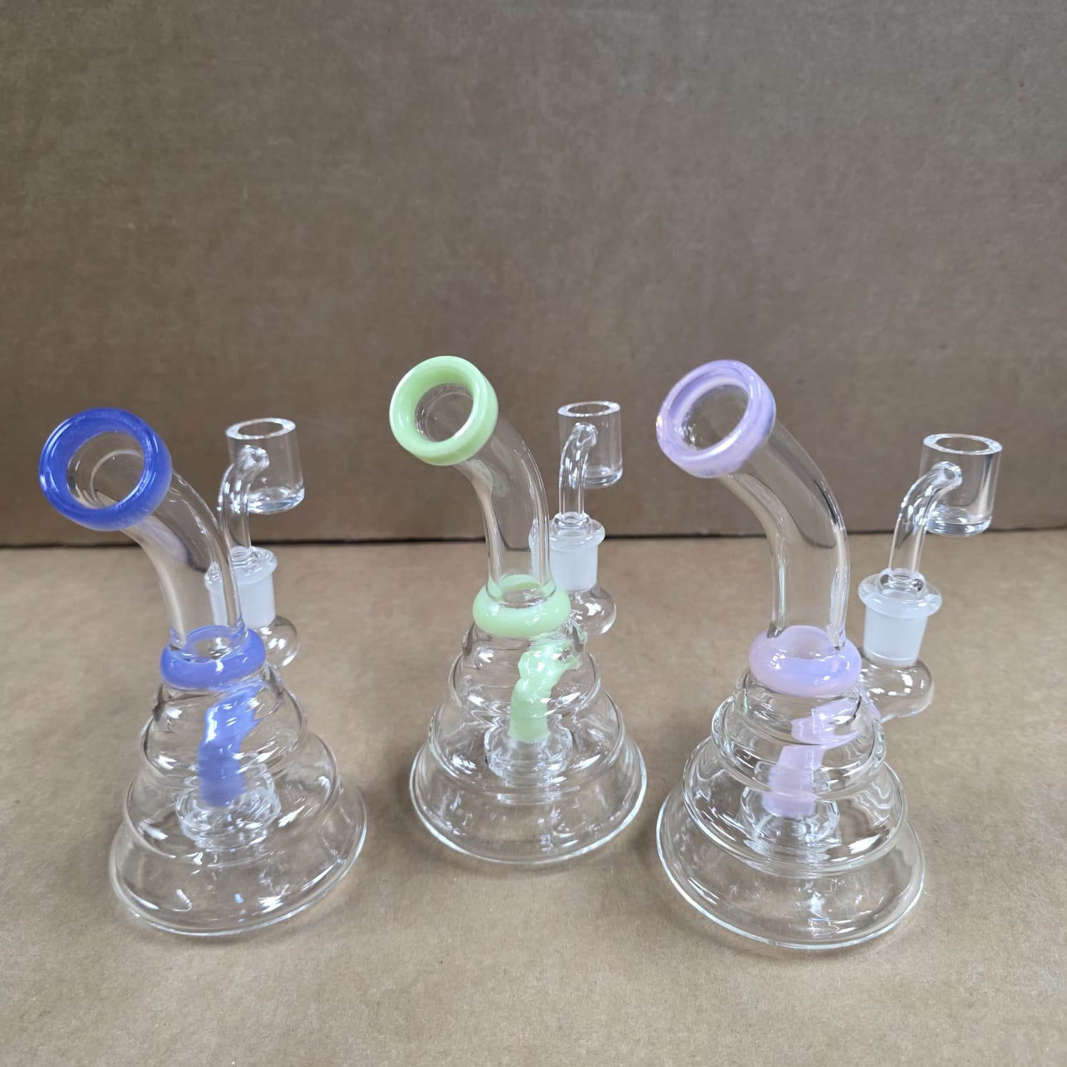 Tube Color Ribbed Design Water Pipe With 14 MM Bowl