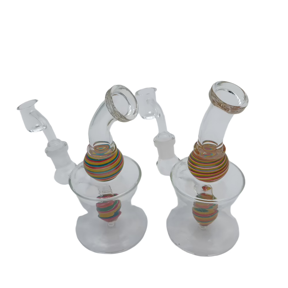 Beaker base design glass dab rig water pipe with durable borosilicate glass and 14mm male banger for smooth concentrate use and stable performance.