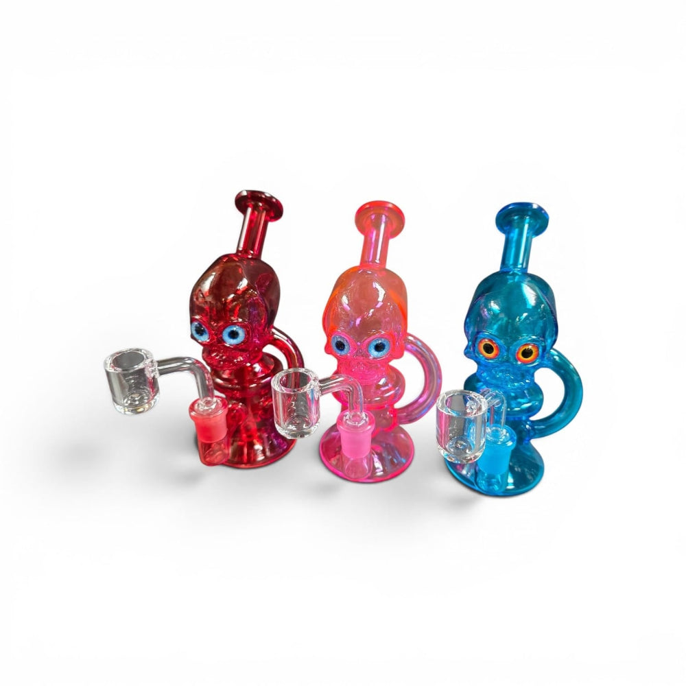 Character design recycle dab rig water pipe with durable glass and recycler filtration for smoother concentrate sessions.