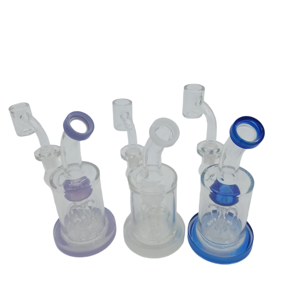 Flat bottom clear tube color dab rig water pipe made from durable borosilicate glass with 14mm male banger for smooth and stable concentrate use.