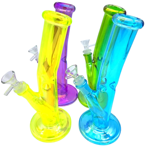 Flat bottom solid color water pipe made from durable glass, featuring stable base design and smooth filtration for easy smoking experience