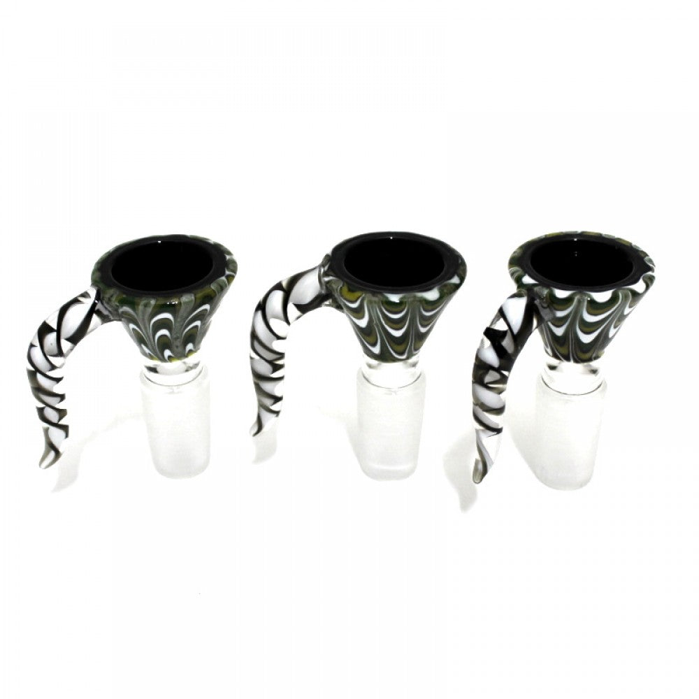 Horn design art color glass bowl 14MM male made from durable heat resistant glass for smooth airflow and strong performance.