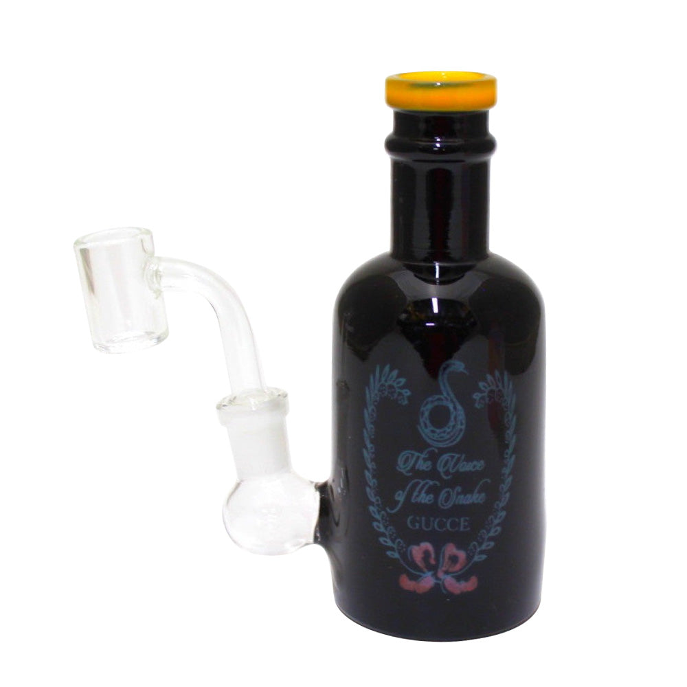 Bottle Dab Rig Water Pipe with 14mm Male Banger Glass Water Pipe Designed in Bottle Shape for Smooth Vapor Filtration and Clean Concentrate Hits