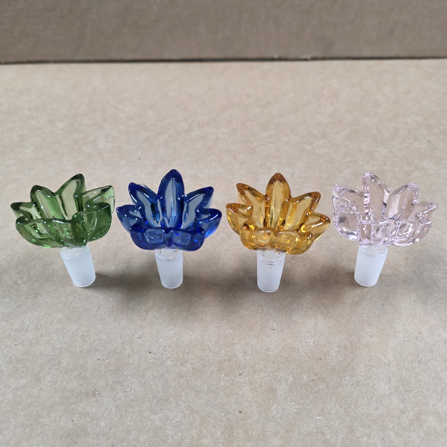 Leaf Shape Glass Bowl 14 MM Male G-G