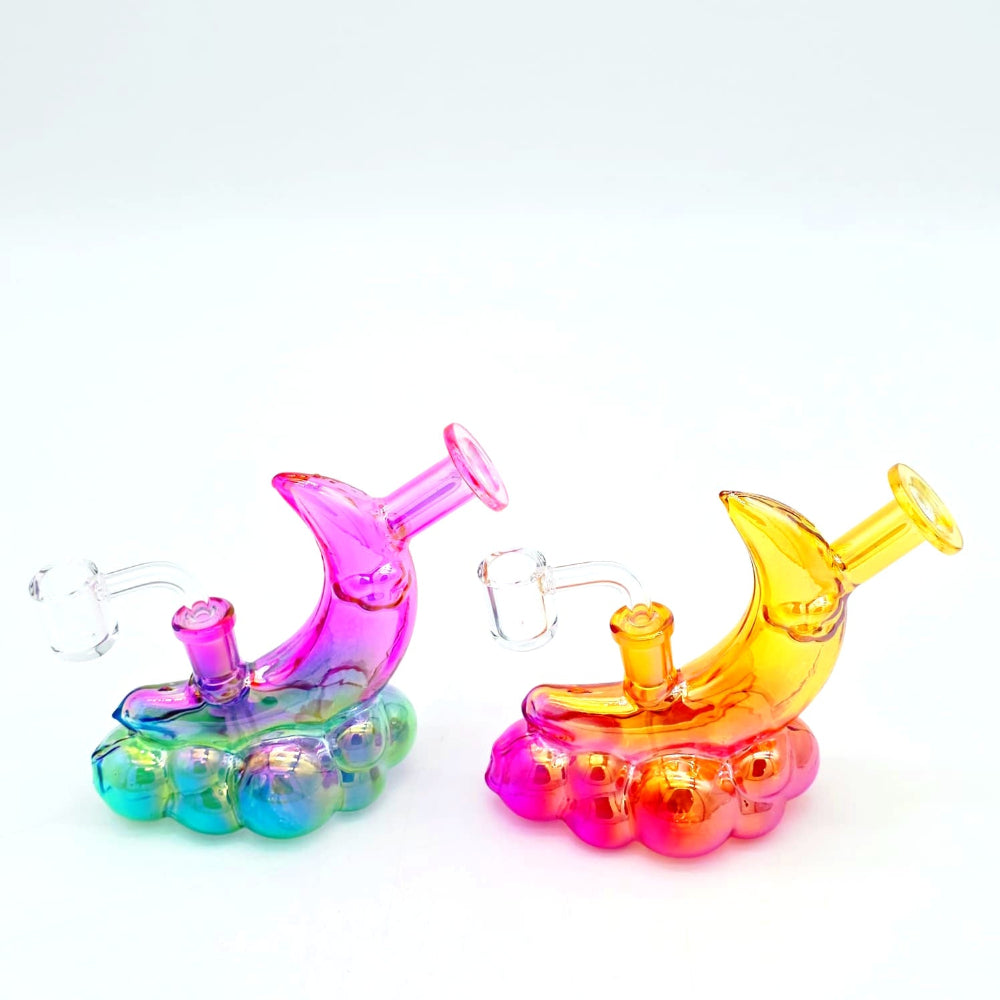 Halfmoon design dab rig water pipe glass bong with durable build and smooth filtration system.