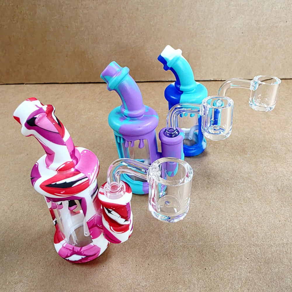 A silicone glass dab rig featuring a heat-resistant chamber for smooth performance.