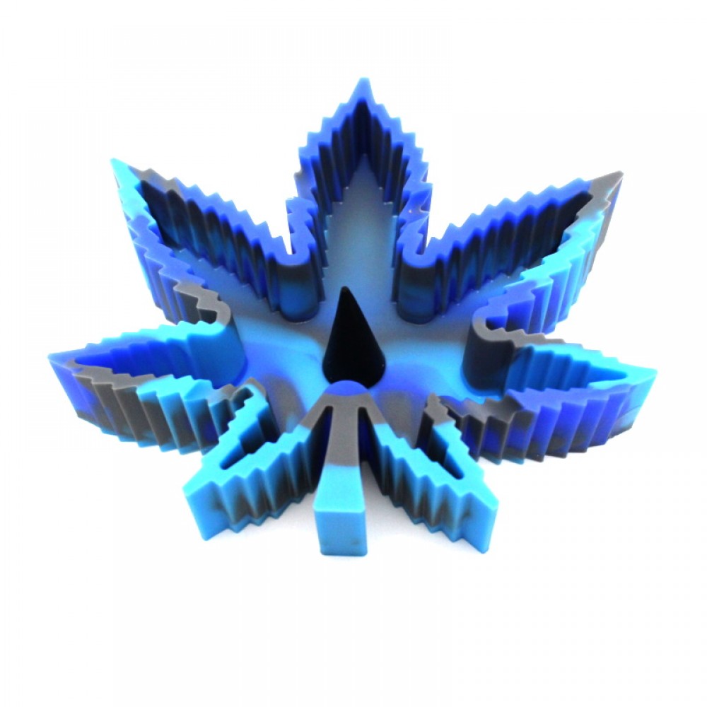 Silicone maple leaf ashtray 5 inch square design, durable heat-resistant and flexible tray with decorative shape and deep grooves for easy ash disposal.