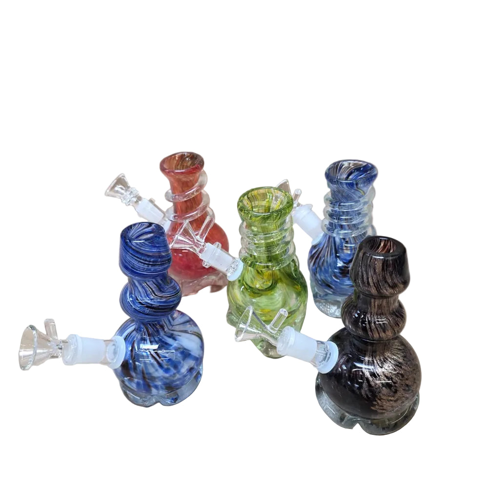 High-quality Soft Glass Water Pipe designed with sturdy construction and a classic style for reliable everyday use.