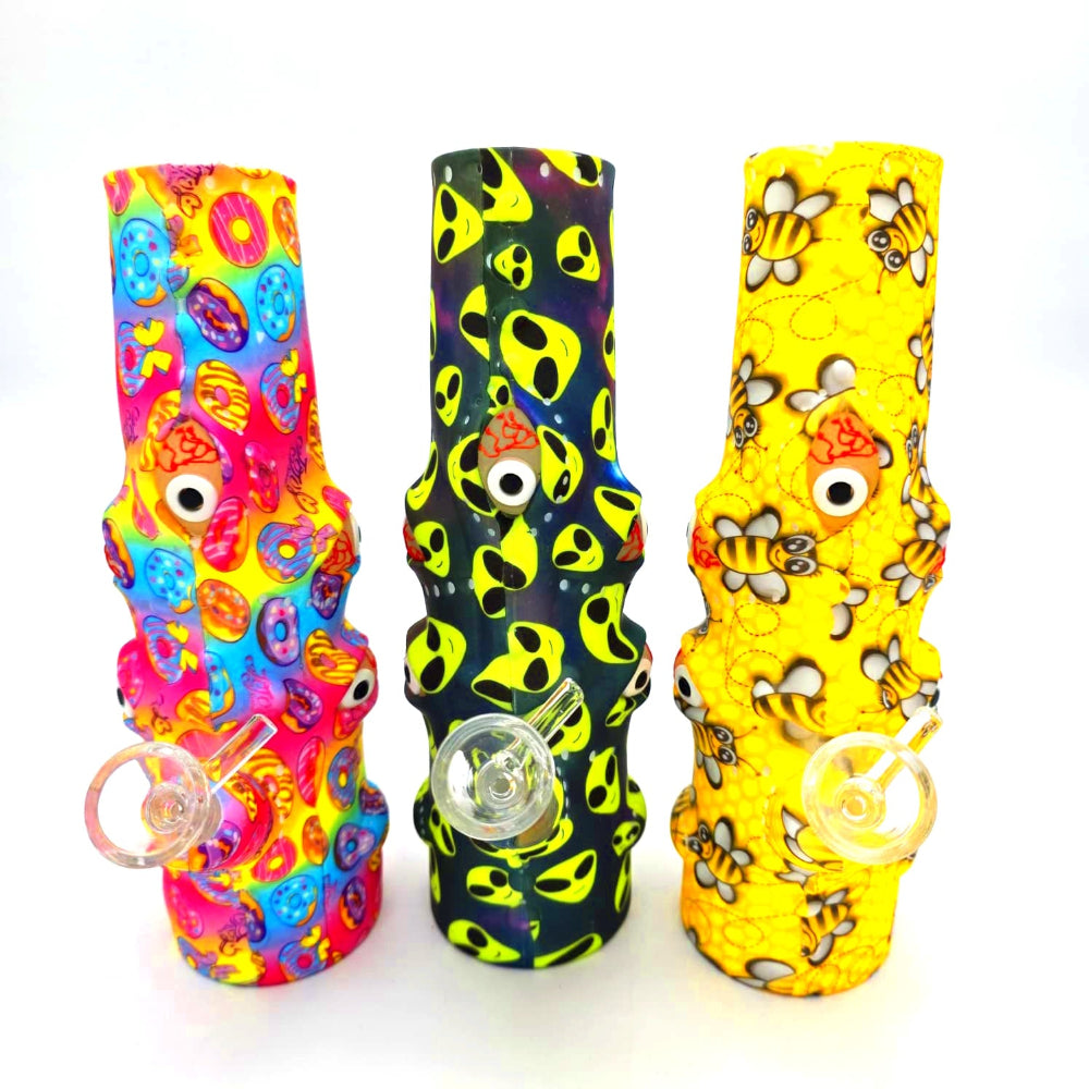 Silicon LED Eye Design Water Pipe durable glass and silicone bong with LED eye glow design, offering smooth, cool, and filtered smoking experience.