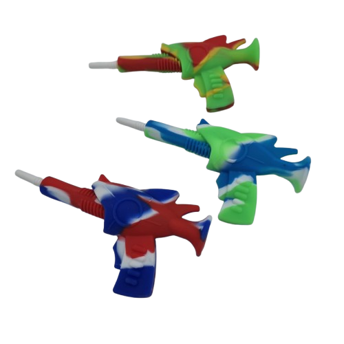 Silicone gun shape straw kit with 10mm ceramic nail designed for portable use, durable build, and smooth concentrate vaporization.