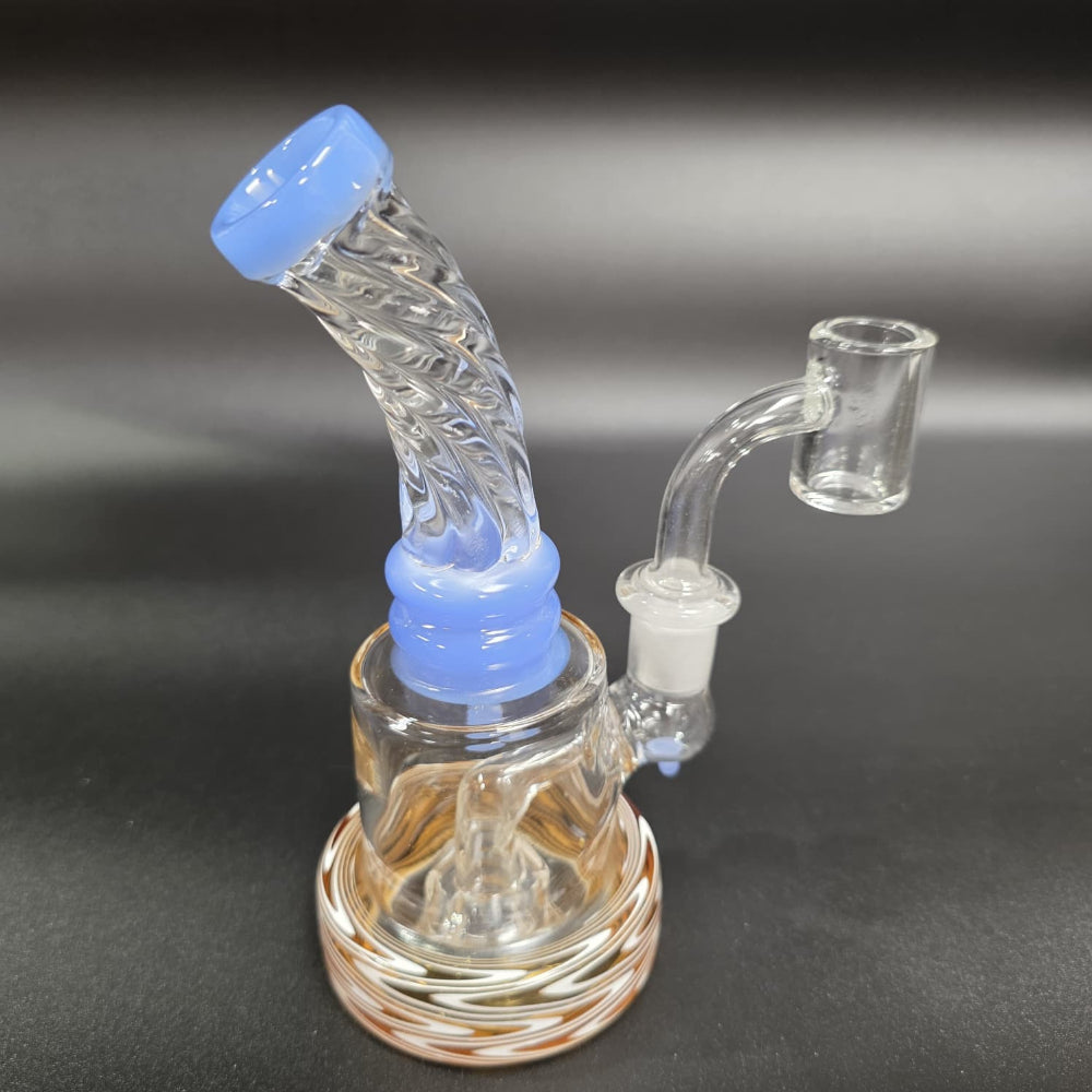 Zig zag color base glass dab rig water pipe with 14mm male banger, designed for smooth airflow, durable build, and efficient vapor filtration.